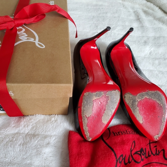 Christian Louboutin - Picture 2 of 4
